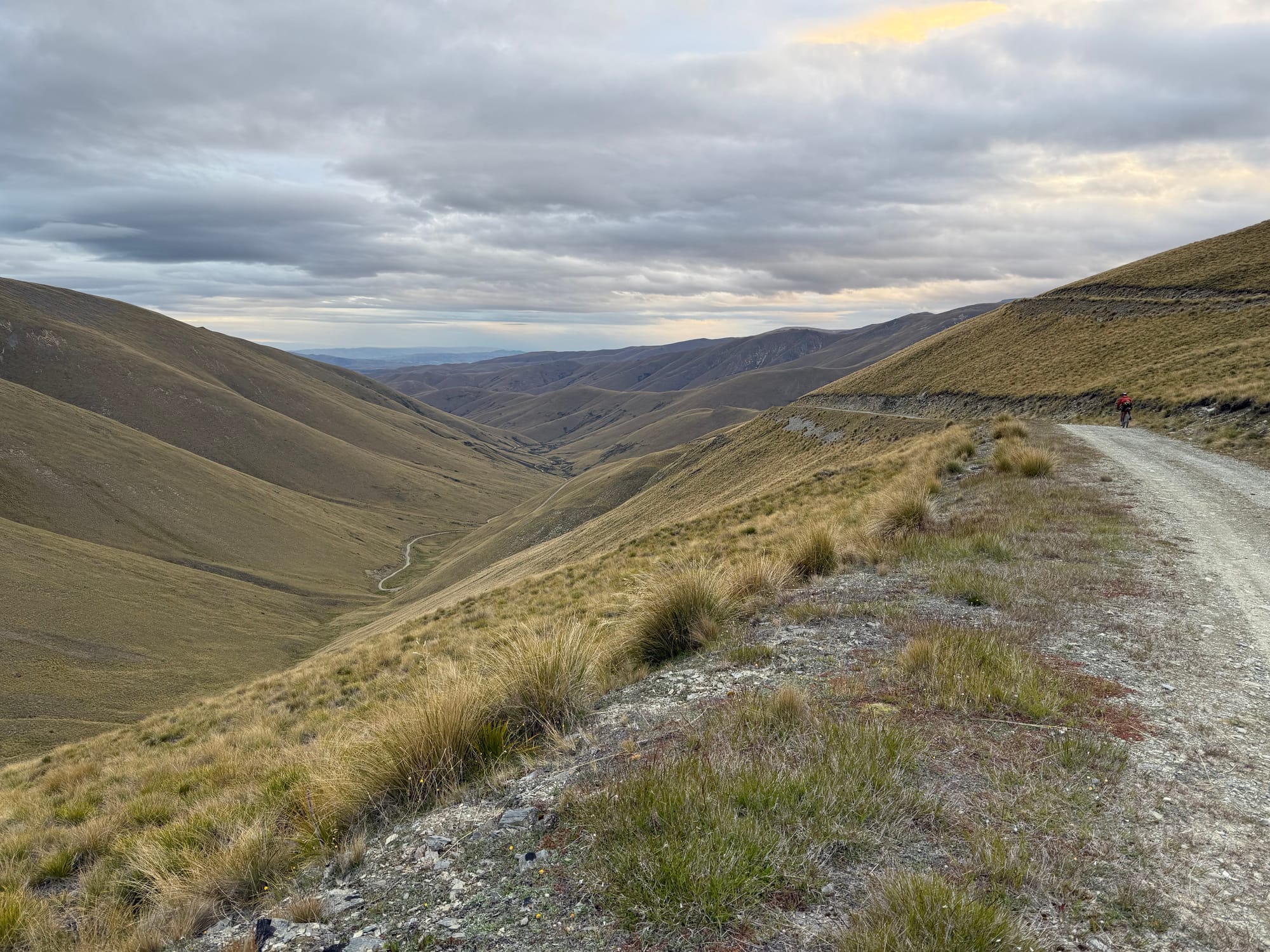 Little Omarama Saddle looking towards the Maniatoto